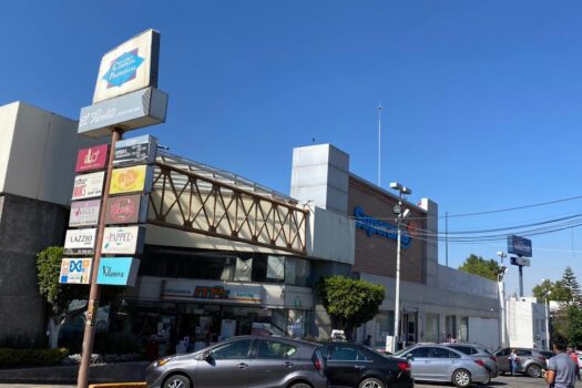 LOCAL COMERCIAL PLAZA PEDREGAL