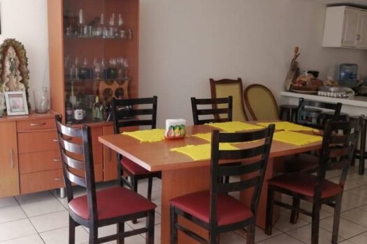Se vende Bonita Casa en Palmas del Coyol