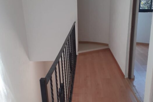 ESTRENA HERMOSA CASA EN RENTA CON JARDIN