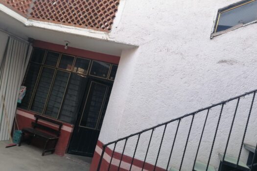 VENDO CASA CON TRES DEPARTAMENTOS EN SAN ANTONIO DE LA CAL