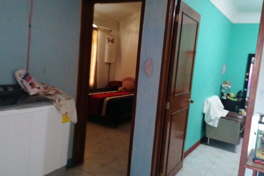 VENDO CASA CON TRES DEPARTAMENTOS EN SAN ANTONIO DE LA CAL
