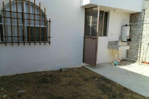 VENTA DE CASA EN MISION SAN CARLOS SOBRE AVENIDA, CORREGIDORA, QRO
