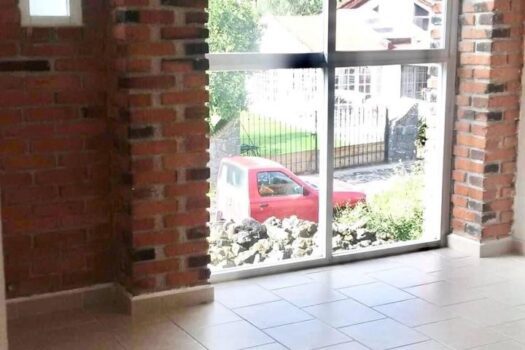 VENDO CASA JUNTO AL BOSQUE DEL COLEGIO MILITAR VISTA PRECIOSAS AIRE LIMPIO SERVICIOS CERQUITA