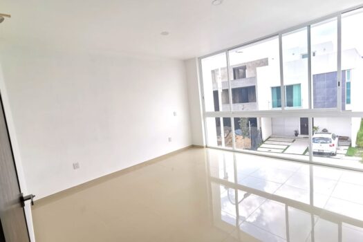 Casa a 5 minutos de plaza Galerías Santa Anita