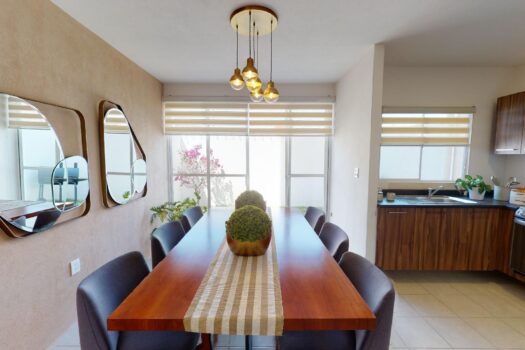 Casa de 3 Niveles con Terraza y Ecotecnologías