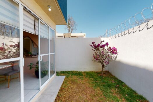 Casa de 3 Niveles con Terraza y Ecotecnologías