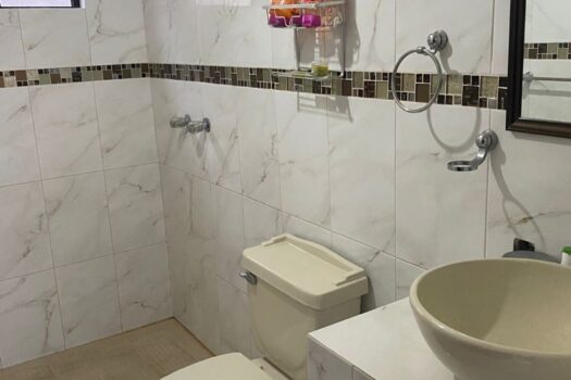 ATENCION COMERCIANTES SE VENDE HERMOSA Y MUY GRANDE CASA A UNOS METROS DE B. ANAYA 1 SECC SOBRE AV. COMERCIAL EN SLP, SLP