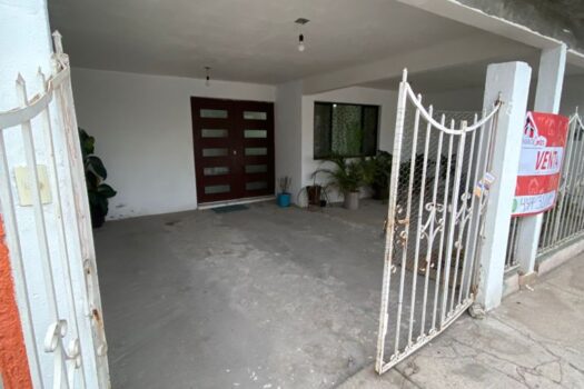 ATENCION COMERCIANTES SE VENDE HERMOSA Y MUY GRANDE CASA A UNOS METROS DE B. ANAYA 1 SECC SOBRE AV. COMERCIAL EN SLP, SLP