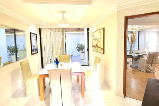 “Preciosa Casa en Lomas de Tecamachalco”
