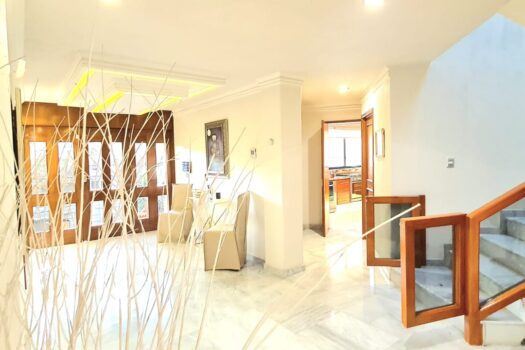 “Preciosa Casa en Lomas de Tecamachalco”