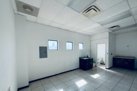 SE RENTA LOCAL (PLAZA COMERCIAL SAN AGUSTIN)