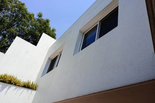 EXCELENTE CASA 3 REC, 2 BAÑOS, 1 MEDIO BAÑO,MINI BODEGA Y MAS